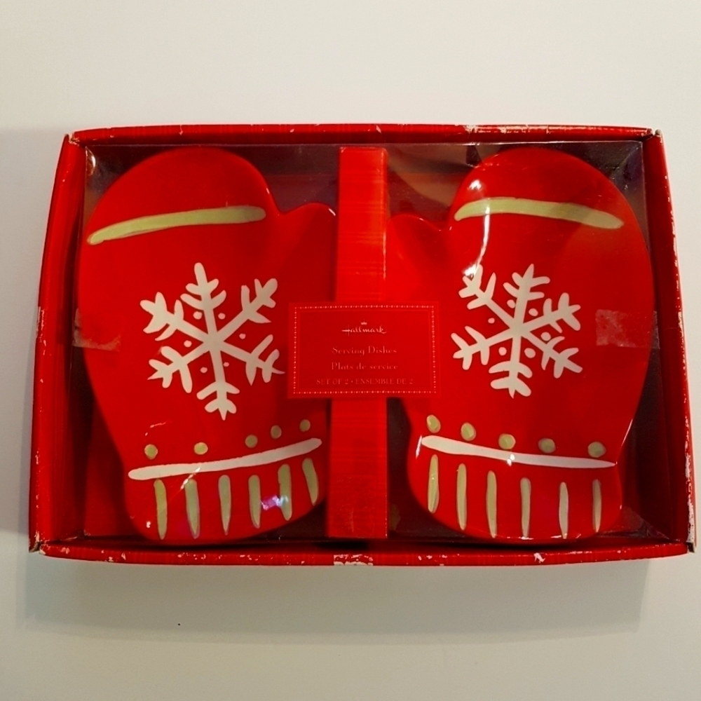 Hallmark ceramic mittens serving dishes x 2